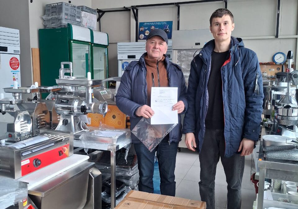 Ankunft neuer Schneidmaschine